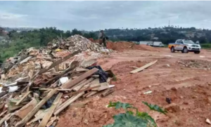 Aterro clandestino de lixo e entulho em Belo Horizonte - MG