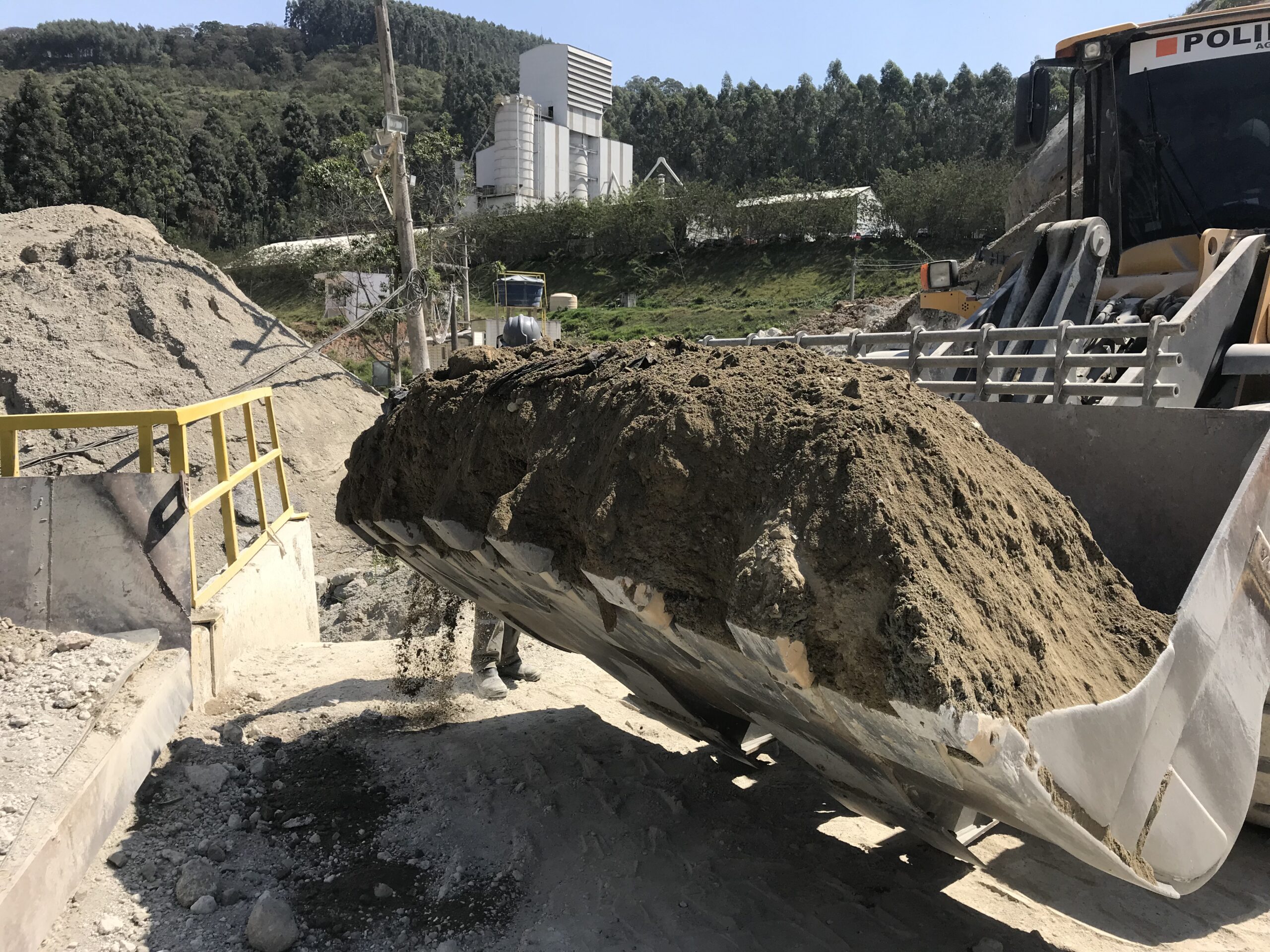 O esgotamento de recursos naturais e a reciclagem